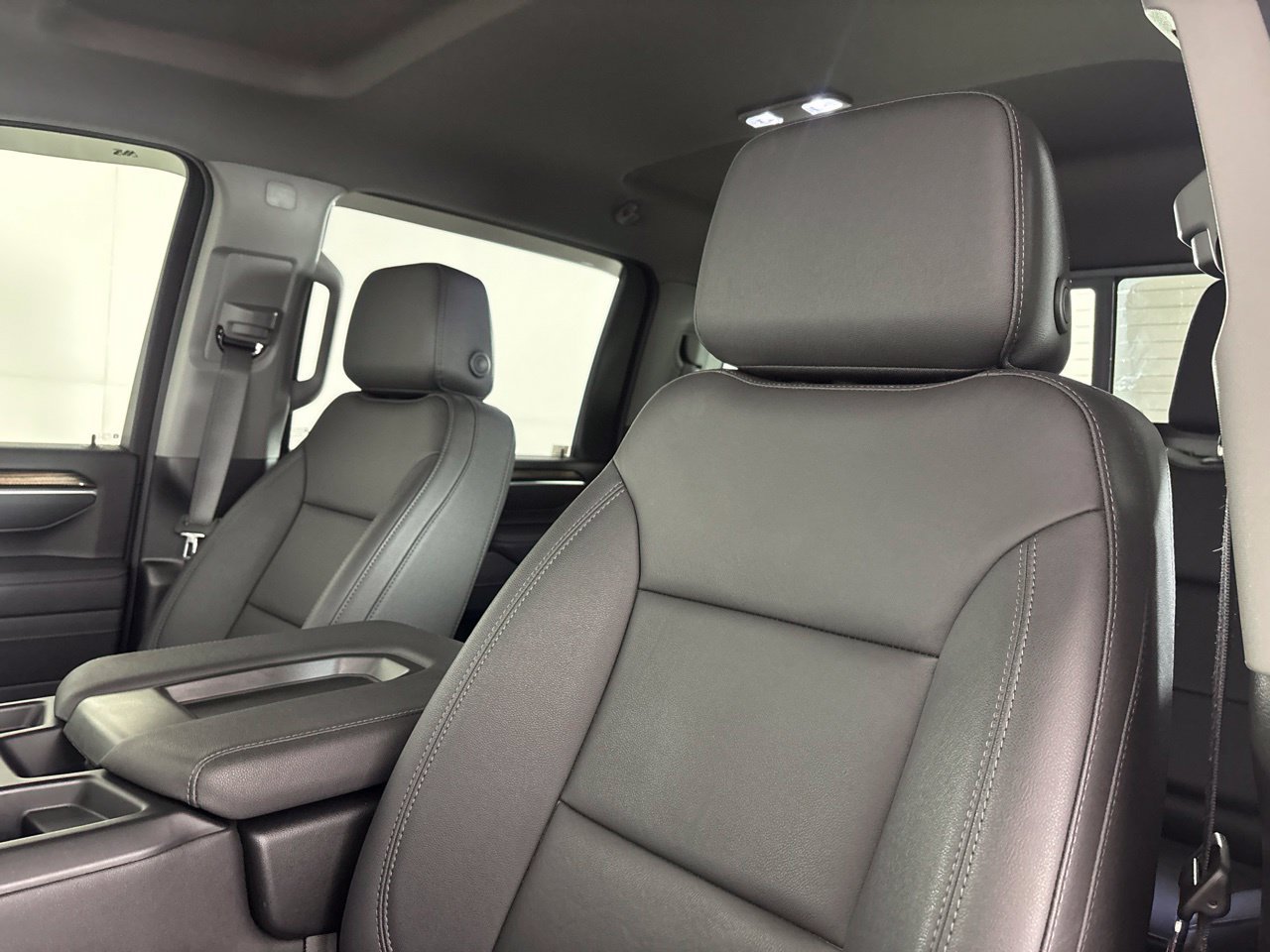 Used 2025 Chevrolet Silverado 2500 LT w/ Trail Boss Package AWD/4WD image 9