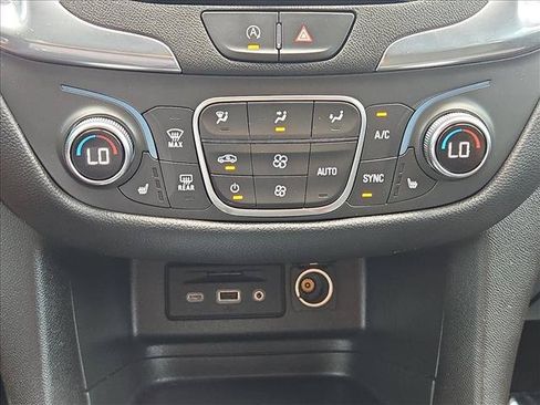 Used 2023 Chevrolet Equinox LT FWD image 15