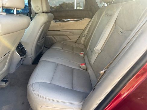 Used 2013 Cadillac XTS Luxury image 26