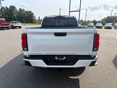 Used 2023 Chevrolet Colorado LT w/ LT Convenience Package II RWD image 8