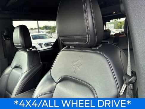Used 2025 Ford Bronco Outer Banks w/ Sasquatch Package AWD/4WD image 7