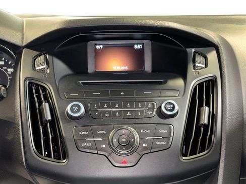 Used 2016 Ford Focus SE w/ Reverse Sensing Package image 23