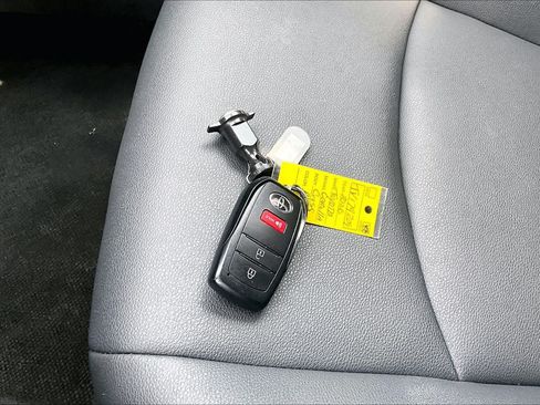 Certified 2026 Toyota Corolla Cross XLE FWD image 15