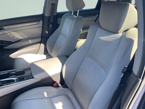 Used 2018 Honda Accord LX image 17