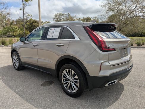 Used 2024 Cadillac XT4 Premium Luxury image 7