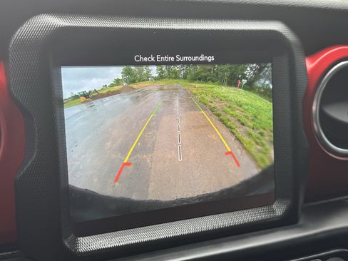Used 2019 Jeep Wrangler Unlimited Rubicon AWD/4WD image 22