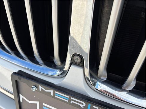 Used 2021 BMW X7 xDrive40i w/ Parking Assistance Package image 15