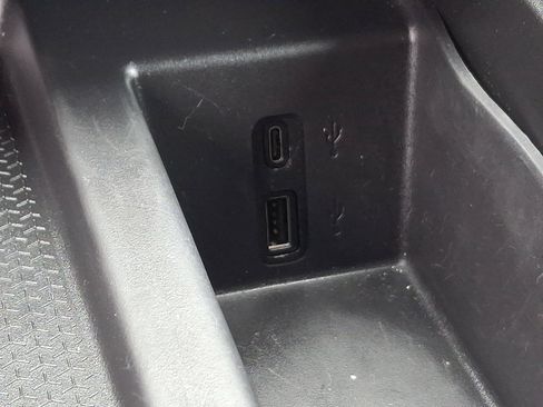 Used 2025 GMC Acadia Elevation image 27