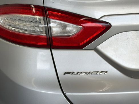 Used 2014 Ford Fusion S image 22