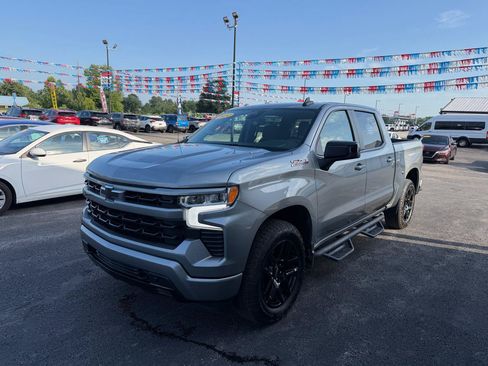 Used 2024 Chevrolet Silverado 1500 RST AWD/4WD image 9