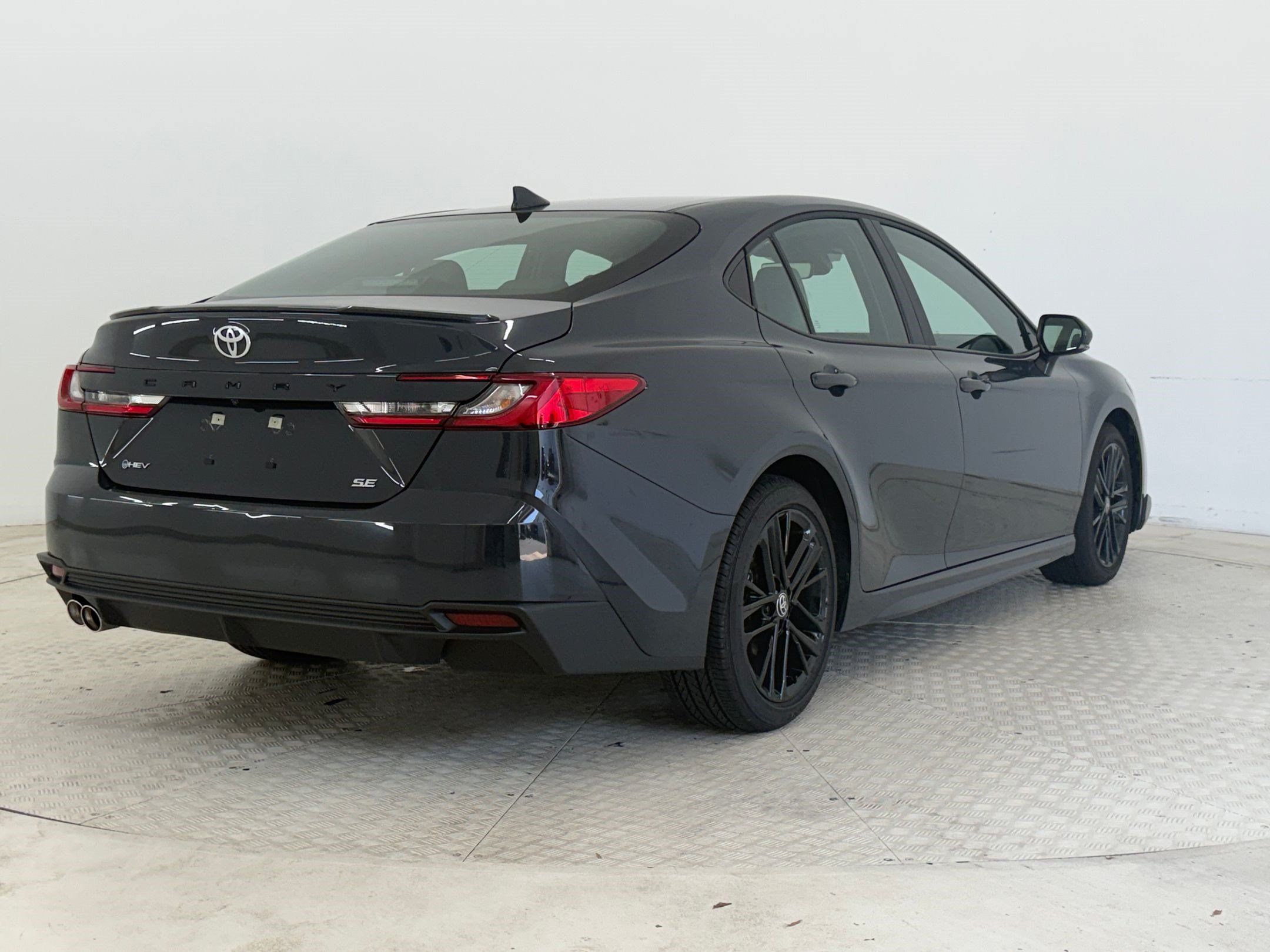 Used 2026 Toyota Camry SE w/ Multimedia Upgrade Package FWD image 9