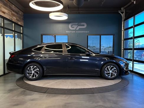 Used 2021 Hyundai Sonata Blue FWD image 2