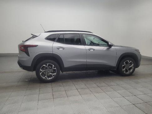Used 2025 Chevrolet Trax LT FWD image 10