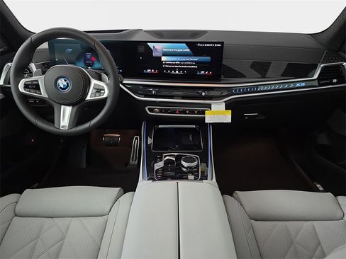 New 2026 BMW X5 xDrive50e w/ M Sport Package image 9