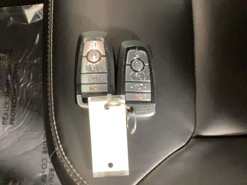 Used 2022 Ford Explorer XLT w/ Equipment Group 202A image 35