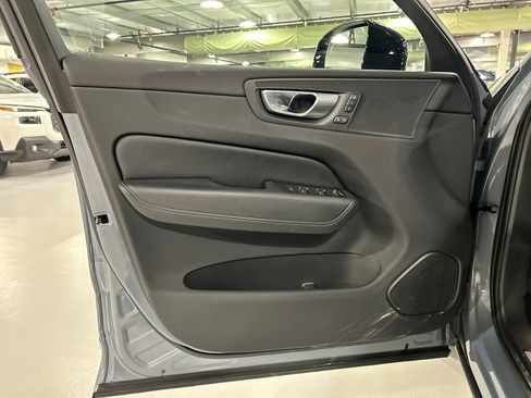 Certified 2024 Volvo XC60 B5 Core w/ Protection Package Premier AWD/4WD image 9