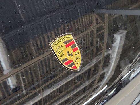 Certified 2026 Porsche Macan AWD/4WD image 32