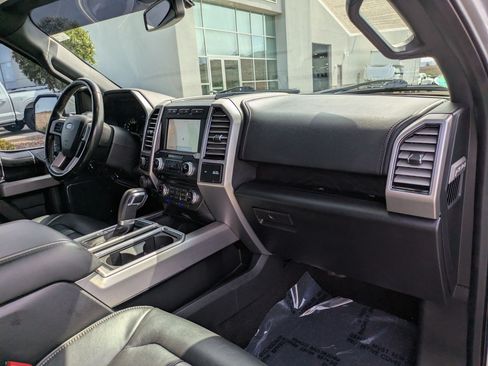 Used 2018 Ford F150 Platinum w/ Equipment Group 701A Luxury AWD/4WD image 53