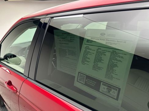 Used 2023 Land Rover Discovery Sport SE image 25