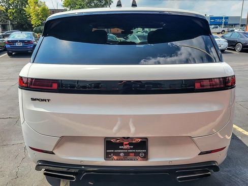 Used 2024 Land Rover Range Rover Sport Dynamic SE image 5