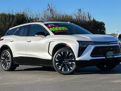 Certified 2024 Chevrolet Blazer EV RS image 2