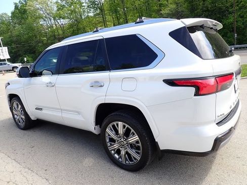 Certified 2025 Toyota Sequoia Capstone AWD/4WD image 8