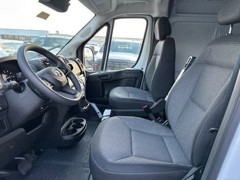 Used 2024 RAM ProMaster 2500 w/ Convenience Group image 3