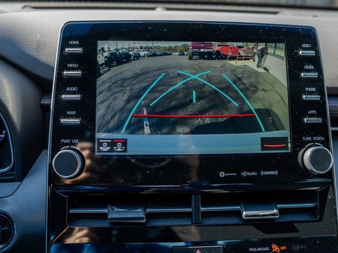 Used 2020 Toyota Avalon XLE image 21