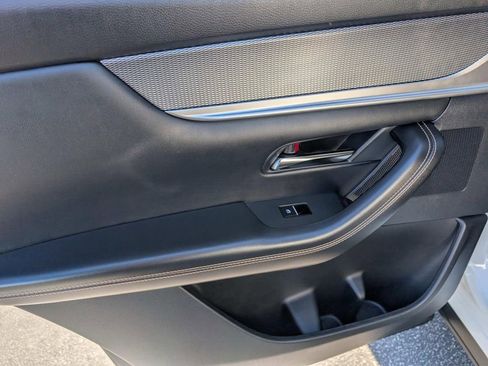 Certified 2025 MAZDA CX-70 Plug-In Hybrid w/ Premium Pkg image 7