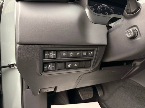 Used 2025 Toyota Tundra Platinum image 49