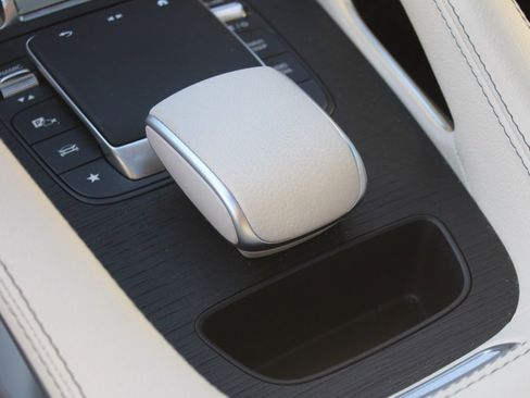 Certified 2024 Mercedes-Benz GLE 450 4MATIC image 31