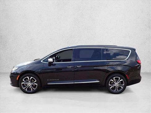 Used 2021 Chrysler Pacifica Pinnacle AWD/4WD image 7