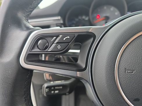 Used 2021 Porsche Macan S image 17