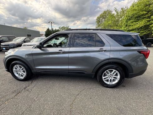 Used 2026 Ford Explorer Active AWD/4WD image 9