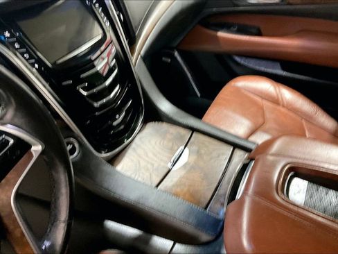 Used 2015 Cadillac Escalade ESV Premium image 15
