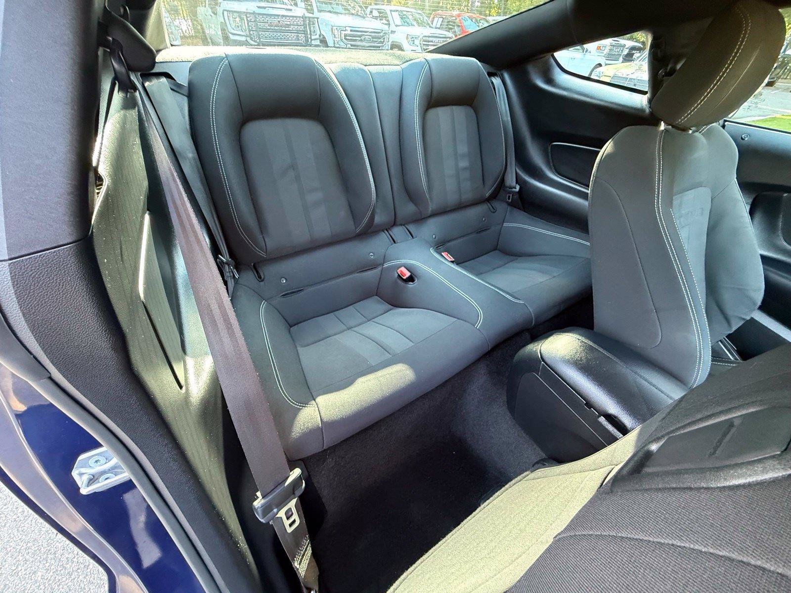Used 2018 Ford Mustang Coupe RWD image 20