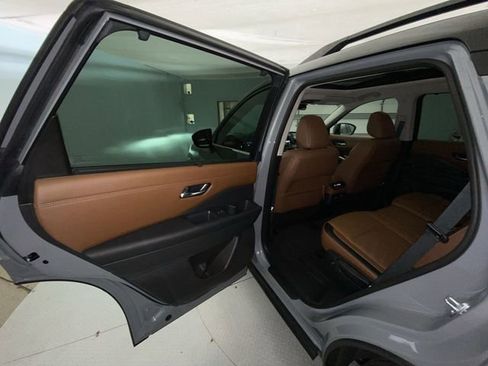 Used 2024 Nissan Pathfinder Platinum w/ Cargo Package AWD/4WD image 23