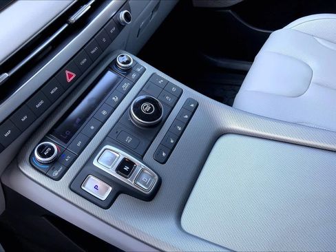 Used 2025 Hyundai Palisade SEL FWD image 16