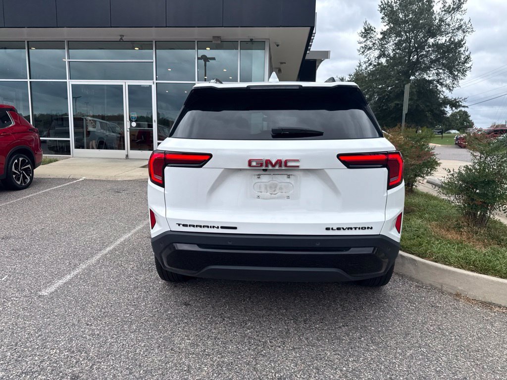 Used 2026 GMC Terrain Elevation w/ Elevation Premium Package AWD/4WD image 8