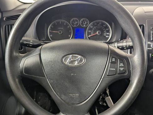 Used 2011 Hyundai Elantra GLS FWD image 18