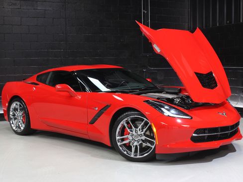 Used 2019 Chevrolet Corvette w/ 2LT w/ 2LT Preferred Equipment Group image 29