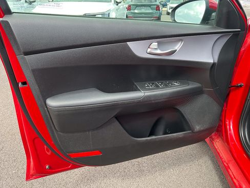 Used 2024 Kia Forte LXS w/ LXS Technology Package FWD image 10
