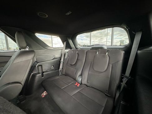 Used 2020 Ford Explorer XLT image 13