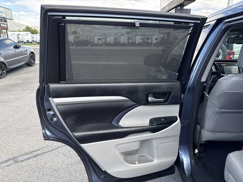 Used 2015 Toyota Highlander XLE AWD/4WD image 14