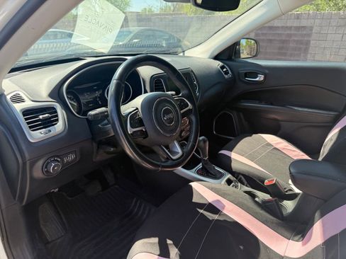 Used 2018 Jeep Compass Latitude w/ Popular Equipment Group FWD image 14