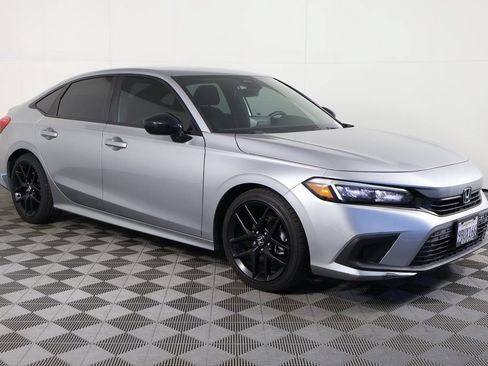 Used 2022 Honda Civic Sport image 3