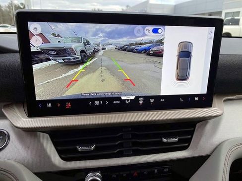 Used 2025 Ford Explorer Active w/ Active Comfort Package image 14