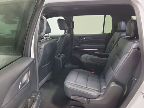 Used 2024 Chevrolet Traverse LT image 63