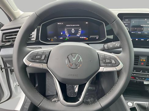 New 2025 Volkswagen Jetta SE image 12