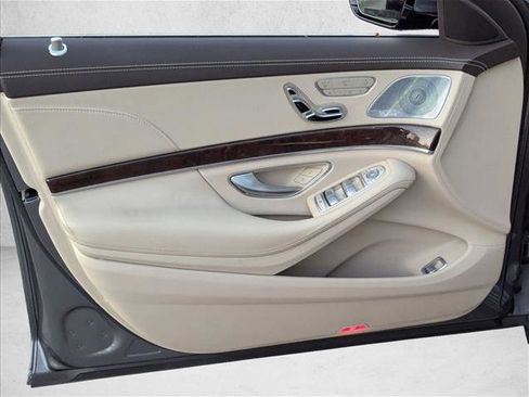 Used 2019 Mercedes-Benz S 560 Sedan image 12